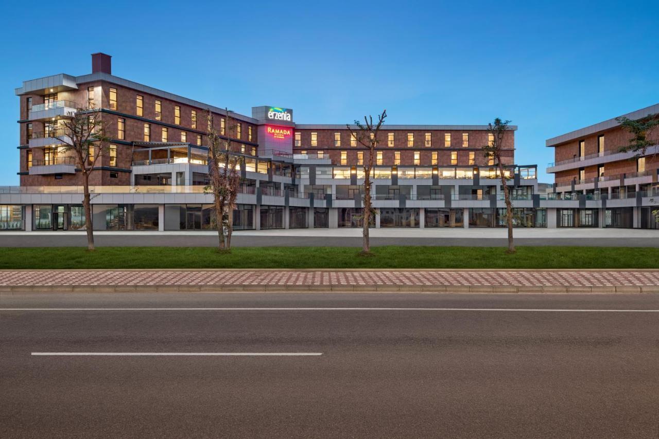 Ramada Plaza By Wyndham Batman Ξενοδοχείο Εξωτερικό φωτογραφία