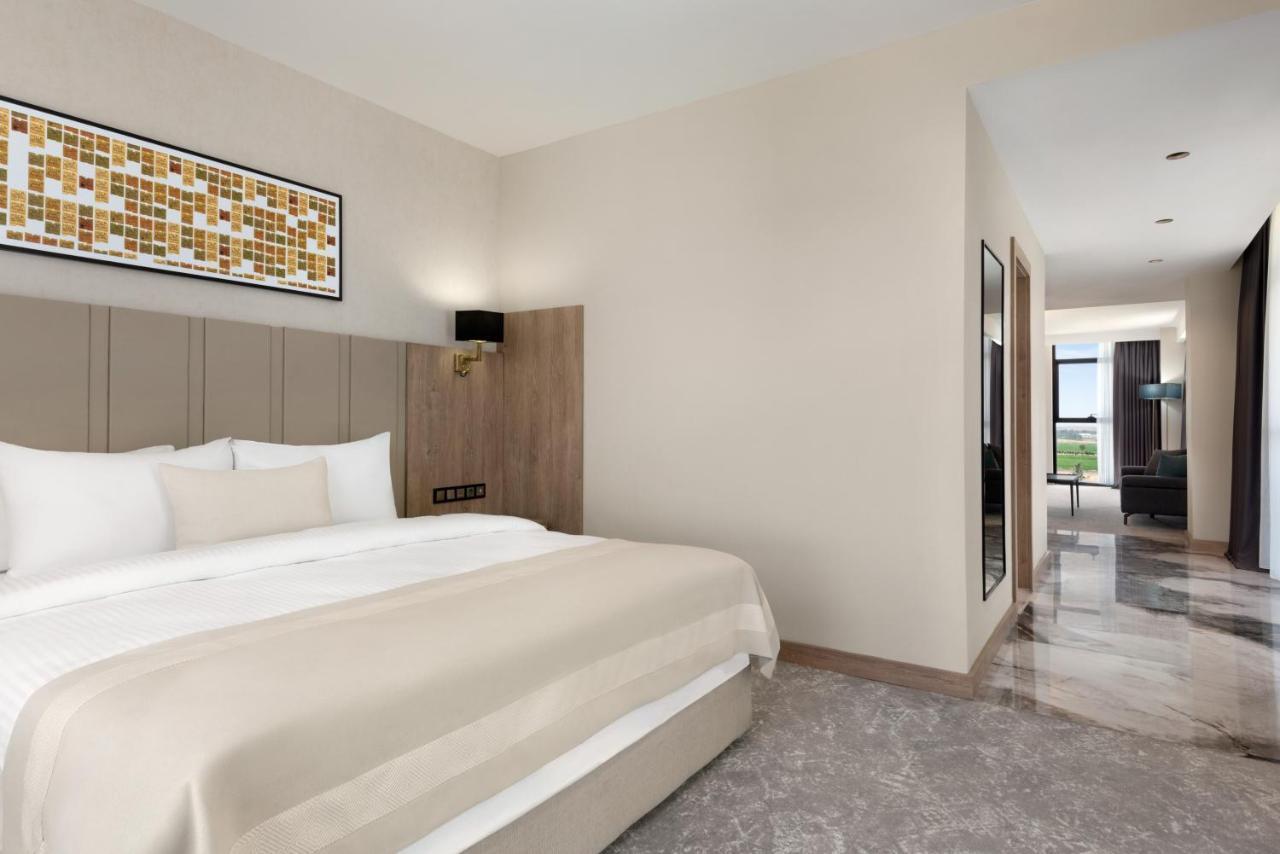 Ramada Plaza By Wyndham Batman Ξενοδοχείο Εξωτερικό φωτογραφία